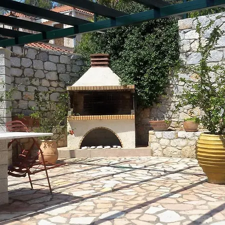Leonidas' With Sea View Appartamento Gythio