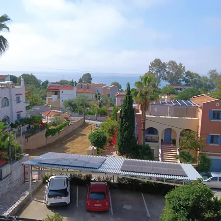 Leonidas 's With Sea View Apartment *