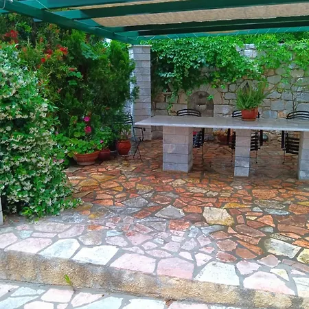 Leonidas' With Sea View Апартаменты Гитион