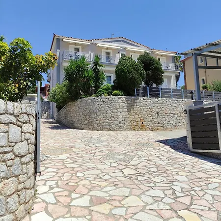 Leonidas 's With Sea View Apartment *